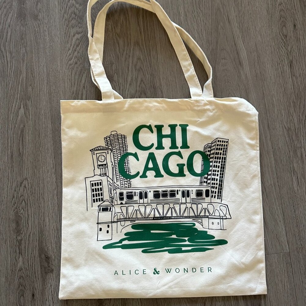NEW Alice & Wonder Chicago St. Patrick's Day Tote Bag - Green / White